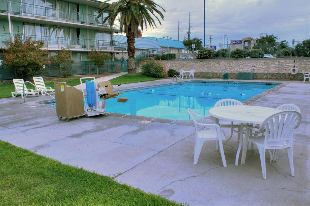 Vagabond Inn El Paso Exterior photo