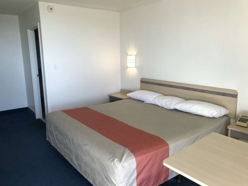 Vagabond Inn El Paso Room photo