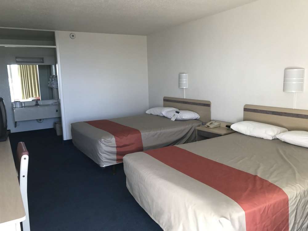 Vagabond Inn El Paso Room photo